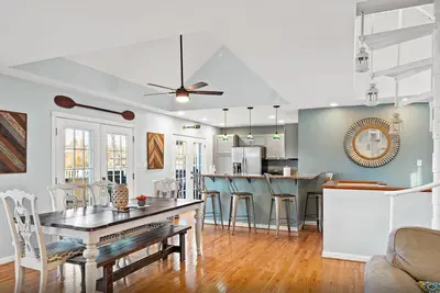 Image de Cozy Blue Lake House