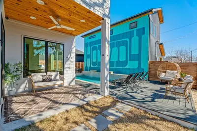 Image de Howdy House - Pool - Grill - Downtown Views - Walkable Coffee Shops
