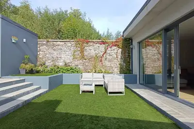 Image de Stylish & New| In Heart of Town | Garden & Firepit