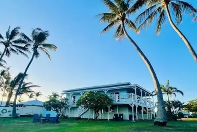 Image de Absolute Beachfront Bowen Beach House-family time