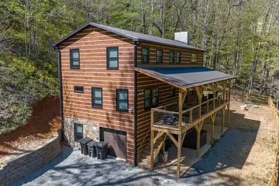 Image de Steps2town, secluded Mountainview Cabins, sleeps20