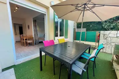 Image de Appartement 1 chambre, clim, centre, 200m plage