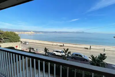 Image de 2 Pièces Front De Mer ****, 1 chambre, terrasse de 17 m2 sur la plage de la Salis