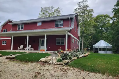 Image de Cherry Tree House - located on 10 acres - only 5 minutes from Algoma.