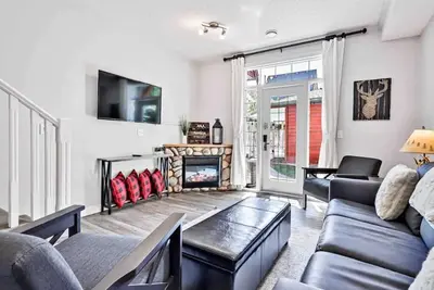 Image de Mountain Chalet | 2 Bed/2 Bath | Pool & Hot Tub