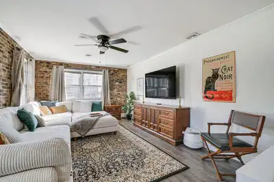 Image de Family-Friendly Durham Home w/ Large Deck!