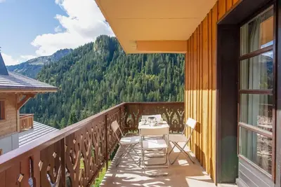 Image de Rez-de-chaussée, balcon, parking, télévision, 54m², Châtel