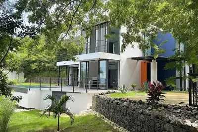 Image de Large private home with ocean view and pool. 5 minutes walk to beach!