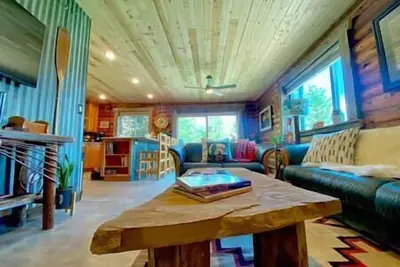 Image de Rustic Trails (Ev, eco, wheelchair & pet friendly), Rustic Trails (Ev, eco, wheelchair & pet friendl
