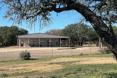 Image de Fire Oak Vineyard Ranch in the beautiful Texas Hill Country!
