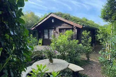 Image de Cabaña de Ensueño en el Bosque y Junto al Mar. Ideal Pareja, dos Niños y Mascota