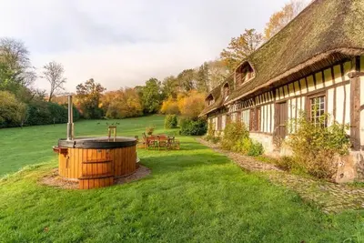 Image de Villa de rêve de 6 chambres avec court de tennis privé, Sauna & Jacuzzi.