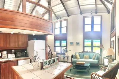 Image de Full Top Floor of Aqua Bay With Adjoining Deck