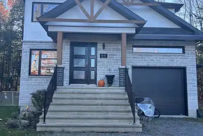 Cozy nice house with fireplace, 3 bedroom, washing machine, 15 min from ski stat