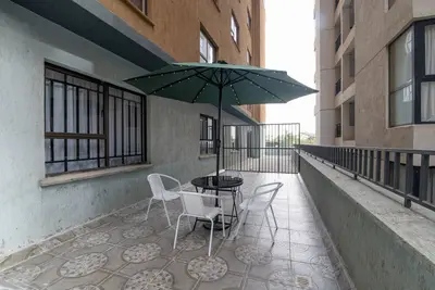 Image de Luxury Oasis-2br Gem in Prime Suburb