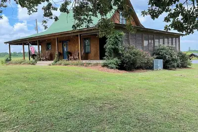 Image de Luxe cabin minutes away from Marty Stuart's Congress of Country Music