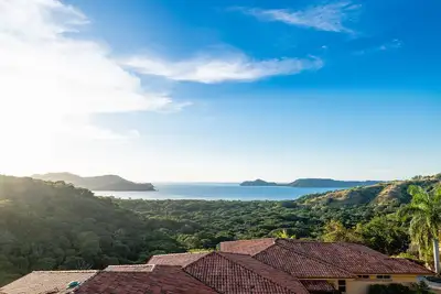 Image de Bay Point 7 • 3 Br Ocean-View Condo • Two Infinity Pools, Playa Panamá - 6 Guests