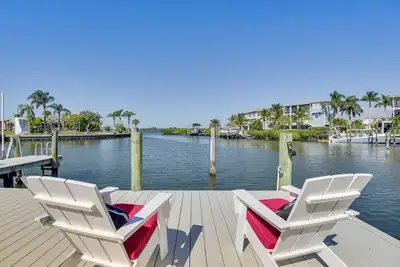 Image de Waterfront Palmetto Home w/ Private Pool & Dock!