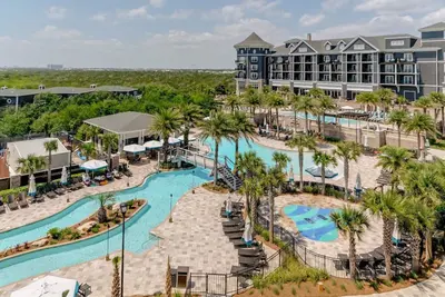Image de Partial Gulf View | Spa | Luxurious 8-Guest Condo