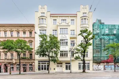 Image de TurnKey | Two-Level Charles Square Studio Iii