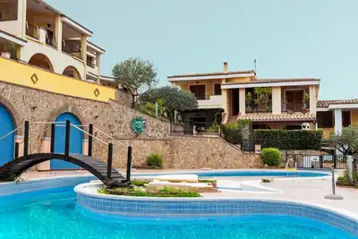 Image de Appartement \"Dimora Frau\" avec piscine partagée, Wi-Fi et climatisation
