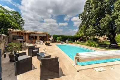 Image de Maison de vacances « Mas de la Tontine » avec terrasse, jardin privés et Wi-Fi