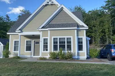 Image de Beautiful modern cottage, heated pools, close to the beaches, gym, clubhouse.