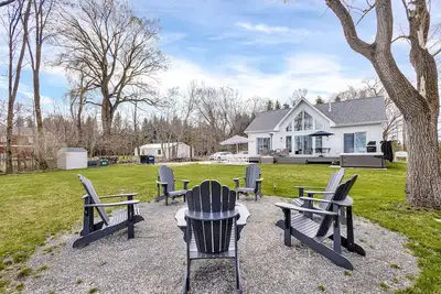 Image de Hidden Haven - Luxury Cottage w/ Hot Tub & Scenic Views