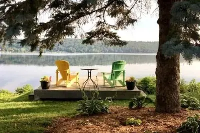 Image de Osprey Nest Lakefront -sleeps 12, close to village