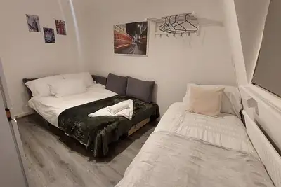 Image de 2-Bed Apartment Sleeps 7 with Wi-Fi