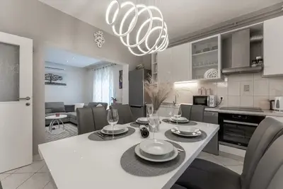 Image de Appartement de deux chambres avec la terrasse Zadar (A-22170-a)