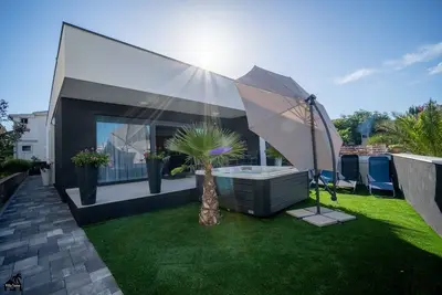 Image de Maison de vacances avec parking Vir (K-22303)