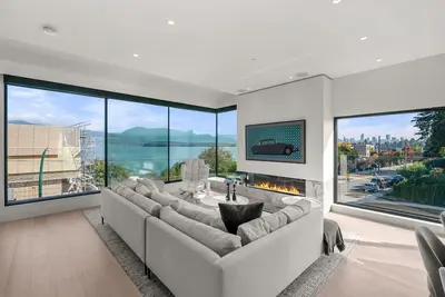 Image de Coastal Elegance in Kitsilano