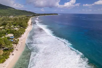 3 Bungalows bord de mer à Tema'e pour 18 personnes maximum, piscines.