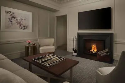 Image de Classic Fireplace Suite at The Newbury Boston!