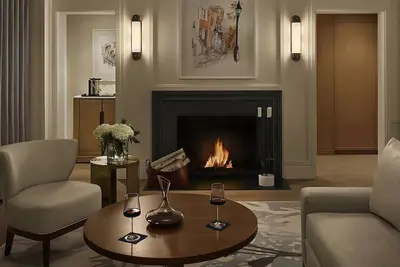 Image de 3 Classic Fireplace Suite at The Newbury Boston!