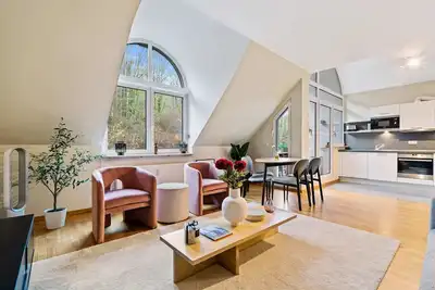 Image de Stylish 2br with Patio & Parking Near City Center