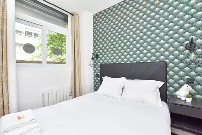 Image de Renovated 2bd apartment in Parc Belleville