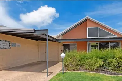 Image de Enjoy the serenity! Entire villa within walking distance of Middleton Beach.