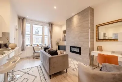 Image de Central Windsor 1 Bedroom Gem | Shared Garden