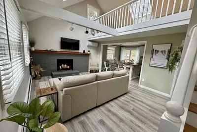 Image de Sunny Loft - Seasonal Pool & Beach access