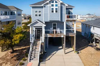 Image de Ocean Views! Steps To Beach! 5bd Luxury Home!