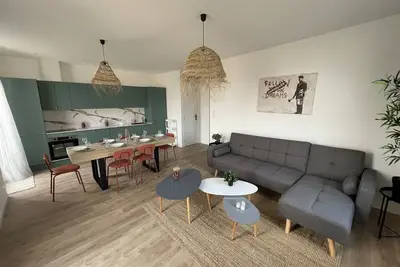 Image de T4 neuf, vue mer, à 3 min des plages du Mourillon