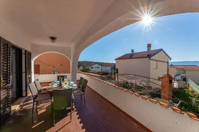 Image de Appartement de vacances pour 6 personnes env. 120 qmà Pinezići, Baie de Kvarner (Krk)