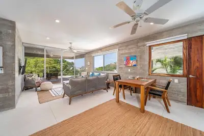 Image de Modern Condo In Walking Distance to Surf Beach