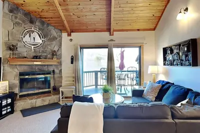 Image de Sunplace 02 | Easy Access to Lake + Indoor Pool!