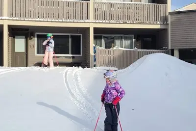 Image de Ski in/out Mountain facing Condo, sleeps 6, best spot on the Mountain!