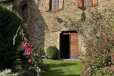 Image de Authentique maison de village dans un cirque de montagne avec jardin exposé sud