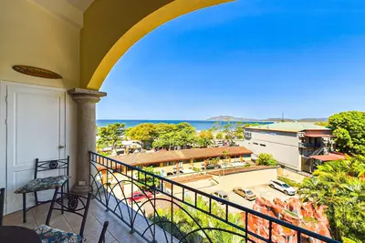 Image de Sunrise 4-Beautiful 3br Penthouse Condo