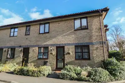 Flat 2, Clifton Gardens, pet friendly, with a garden in Southampton